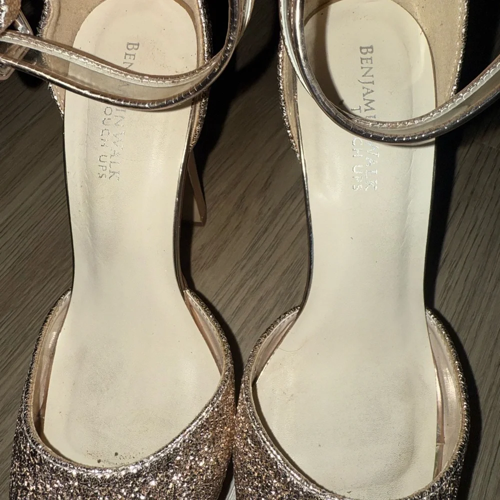 Elegant Gold Women's‎ Sandals